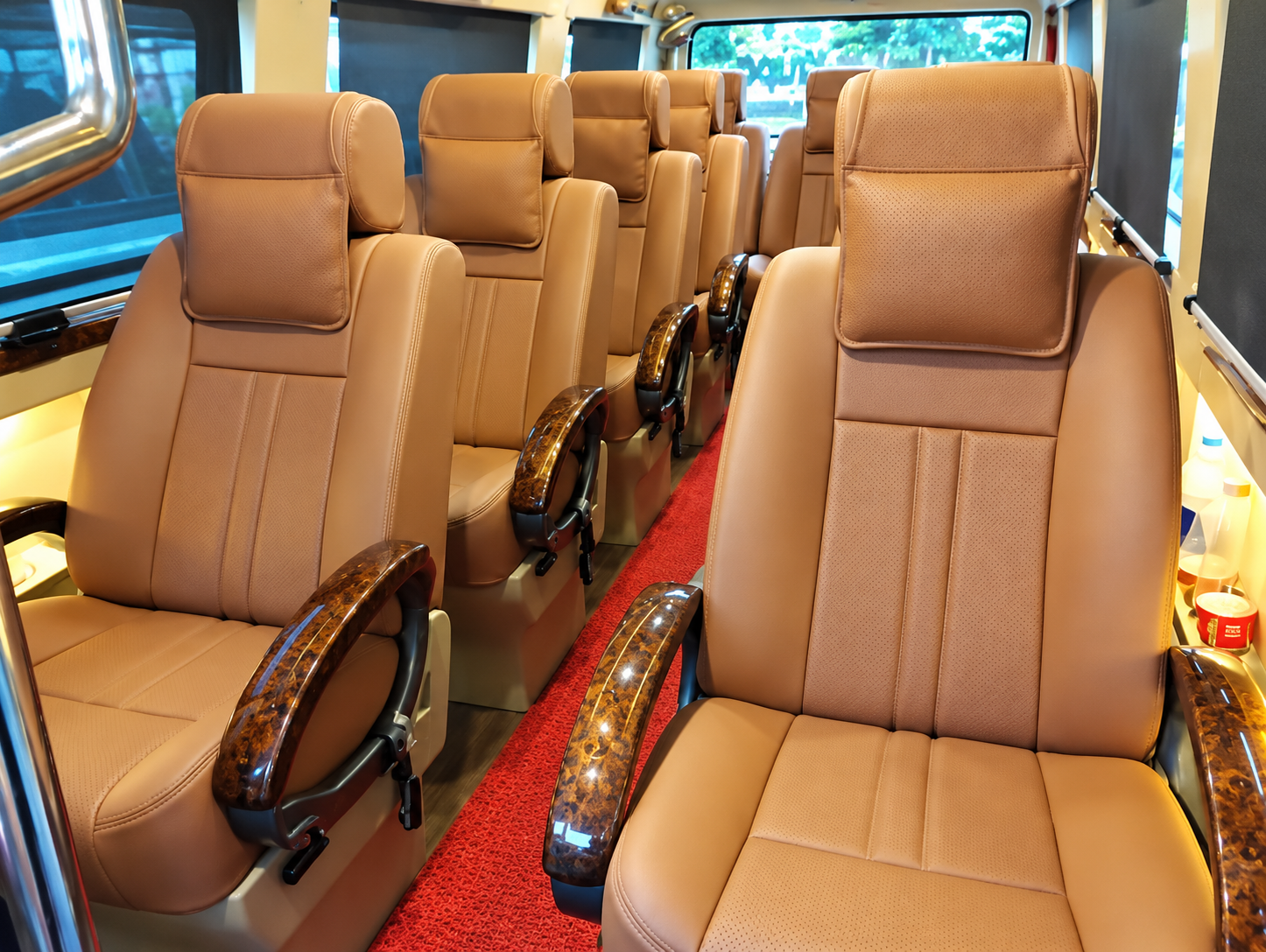 1*1 urbania 10 seater in Gwalior